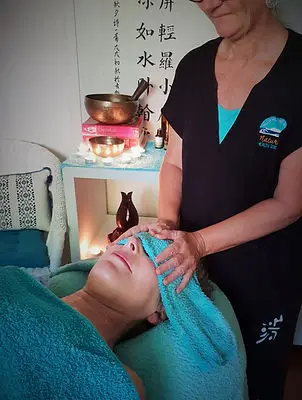 BLUEYS BEACH NATURAL HEALTH CENTRE