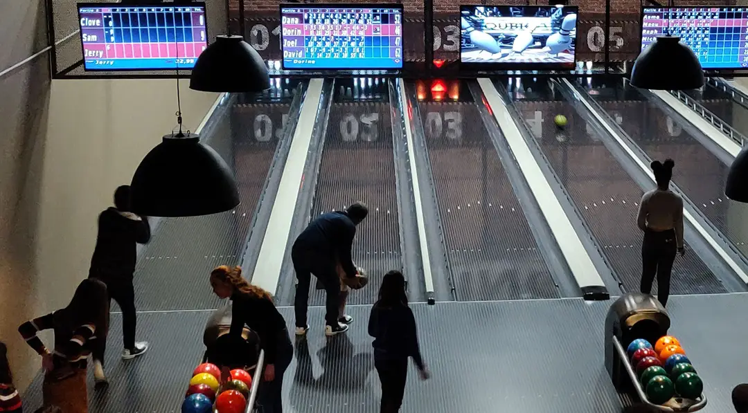 Central 8 Bowling, laser game, trampoline Condé sur Sarthe - Alençon