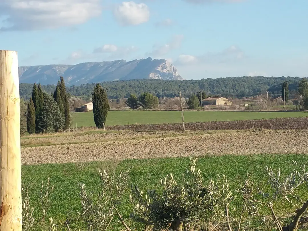 Les Ecuries Des Quatre Tours