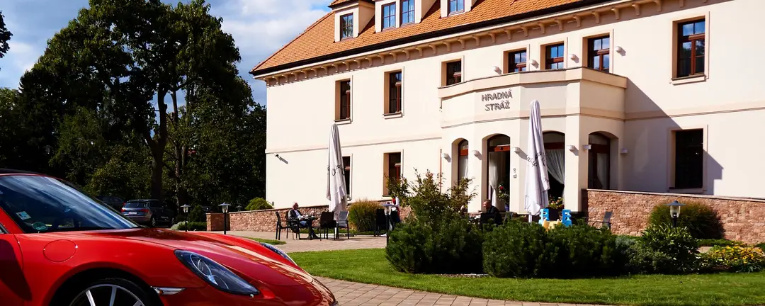HRADNÁ STRÁŽ - Hotel & Apartments s privátnym wellness
