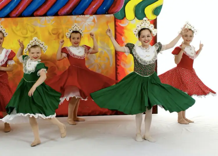 Tiny Ballet Dancers
