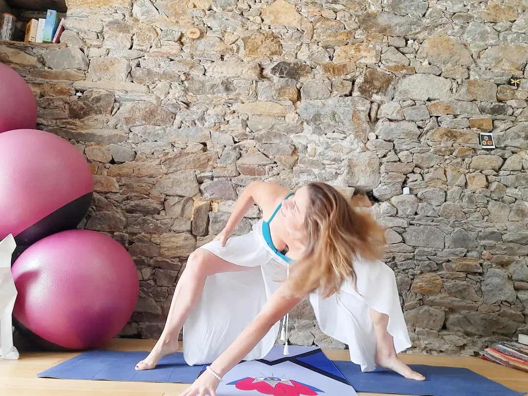 Camille B Trainer Sportswoman Yoga Movement Equicoach Respiration Développement Staff