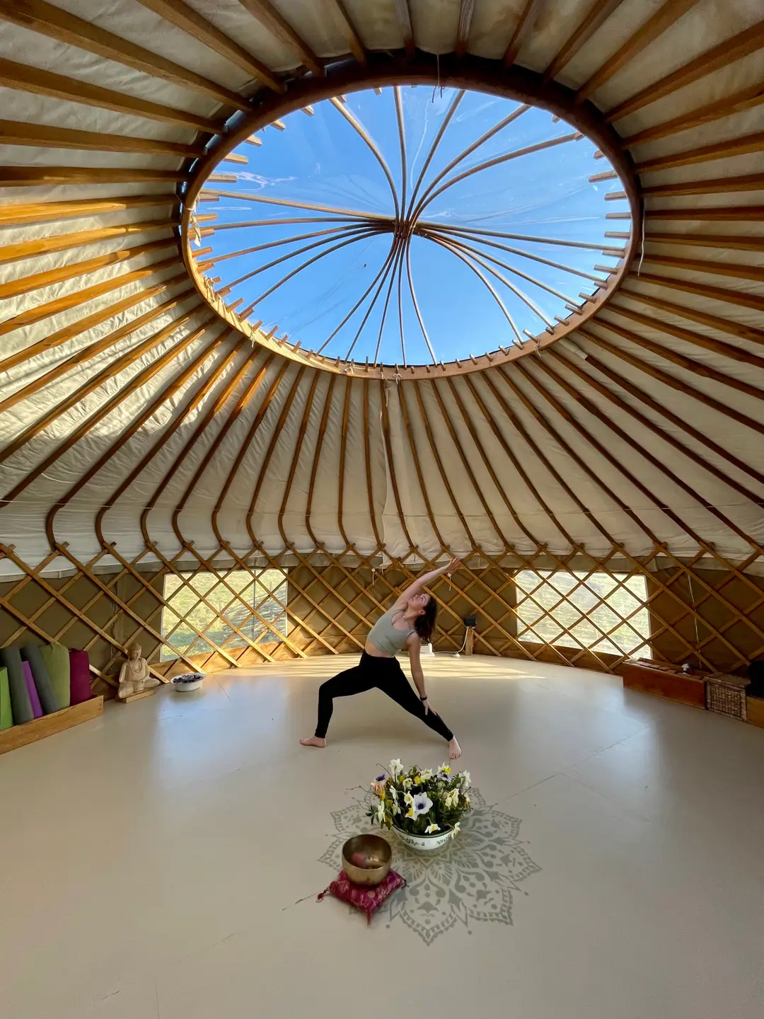 Pregnancy Yoga Class - Yoga Ro