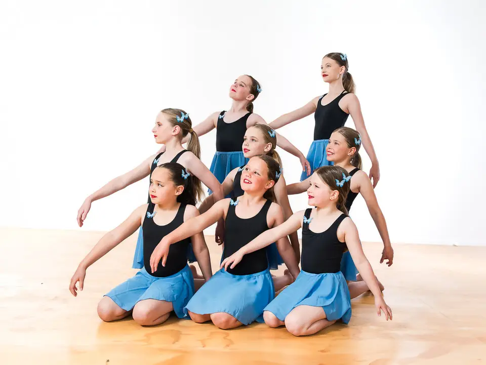 YNI Dance
