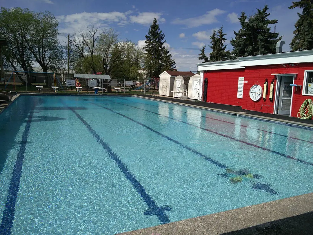 Castor Swimming Pool