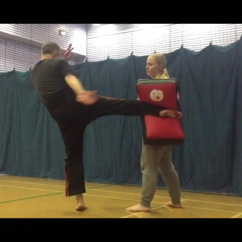 FIGHTING FIT KICKBOXING