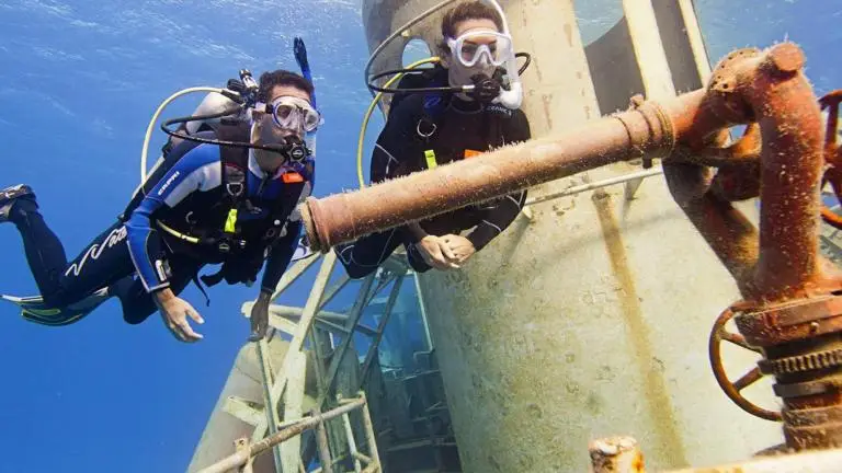 Cross Current Divers