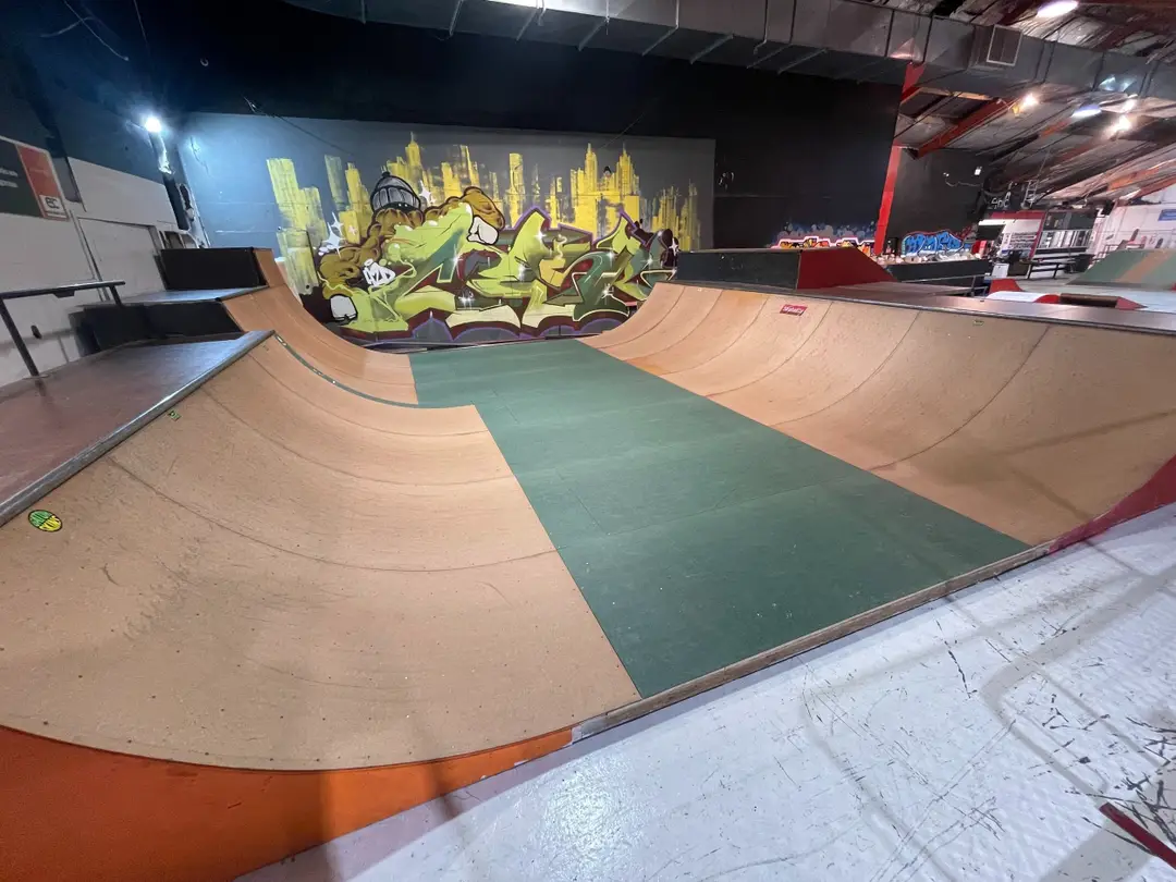 SonSk8 Indoor Skatepark - Auckland (Omaru Ln, Glen Innes)