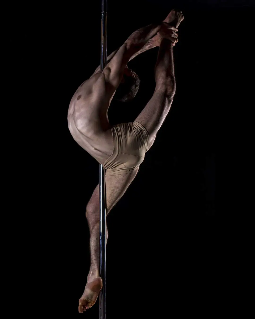 Dragon Pole Dance, Studio De Montbéliard