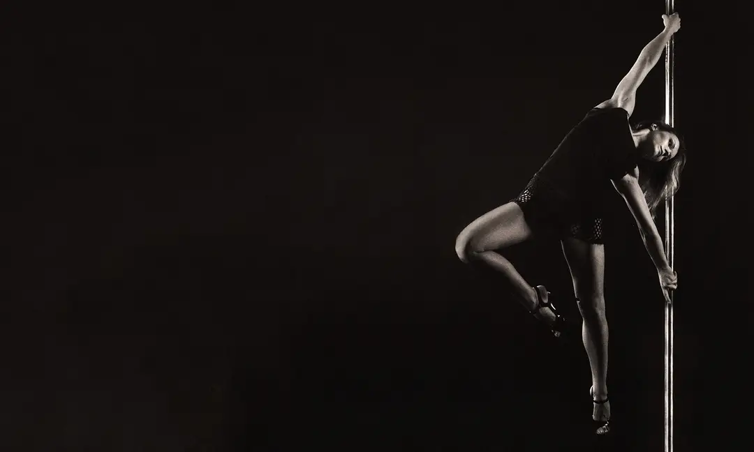 Dancin divas pole studio