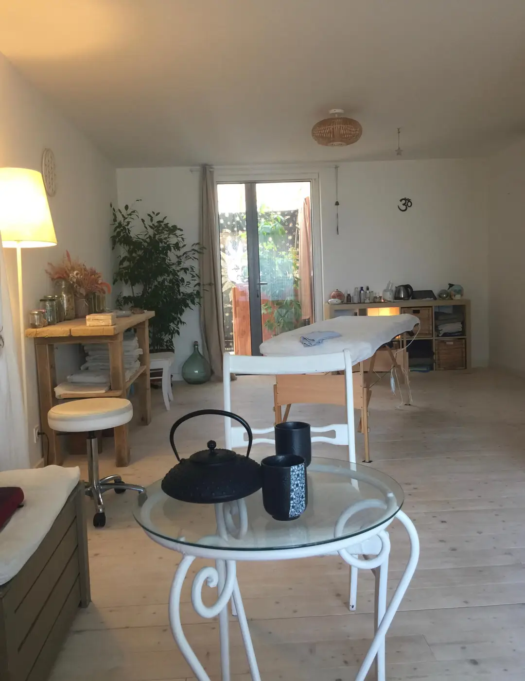 Cécile Dumas, Massage
