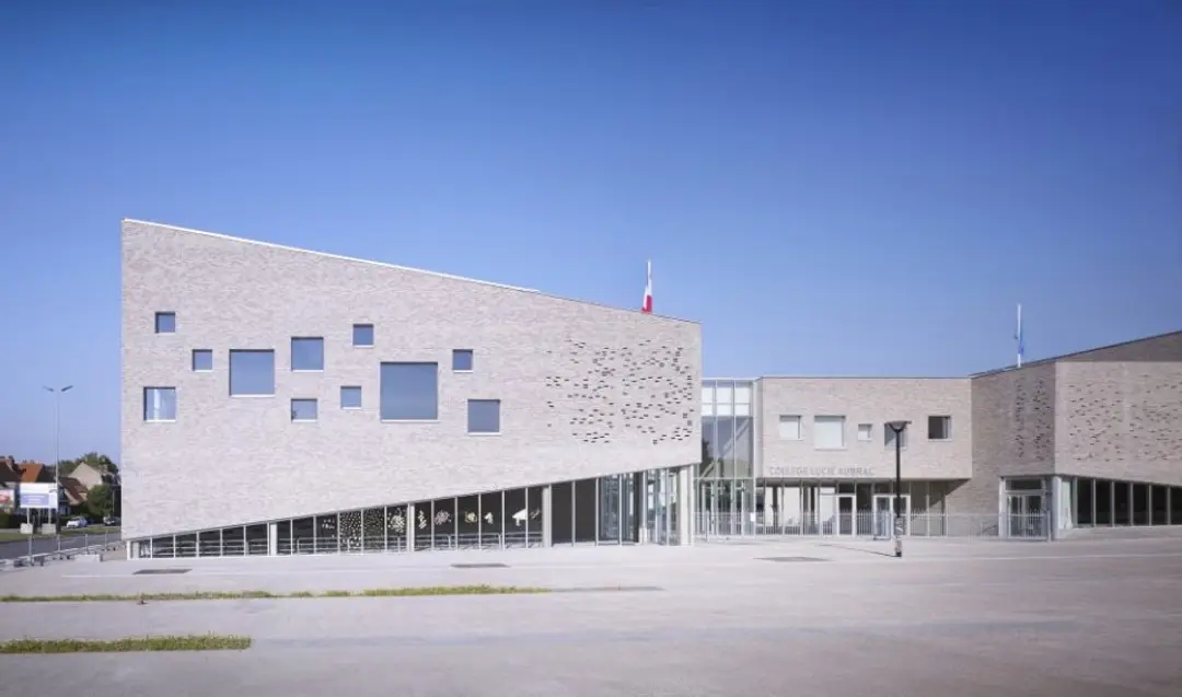 SALLE DE SPORT LUCIE AUBRAC (VOLTING)