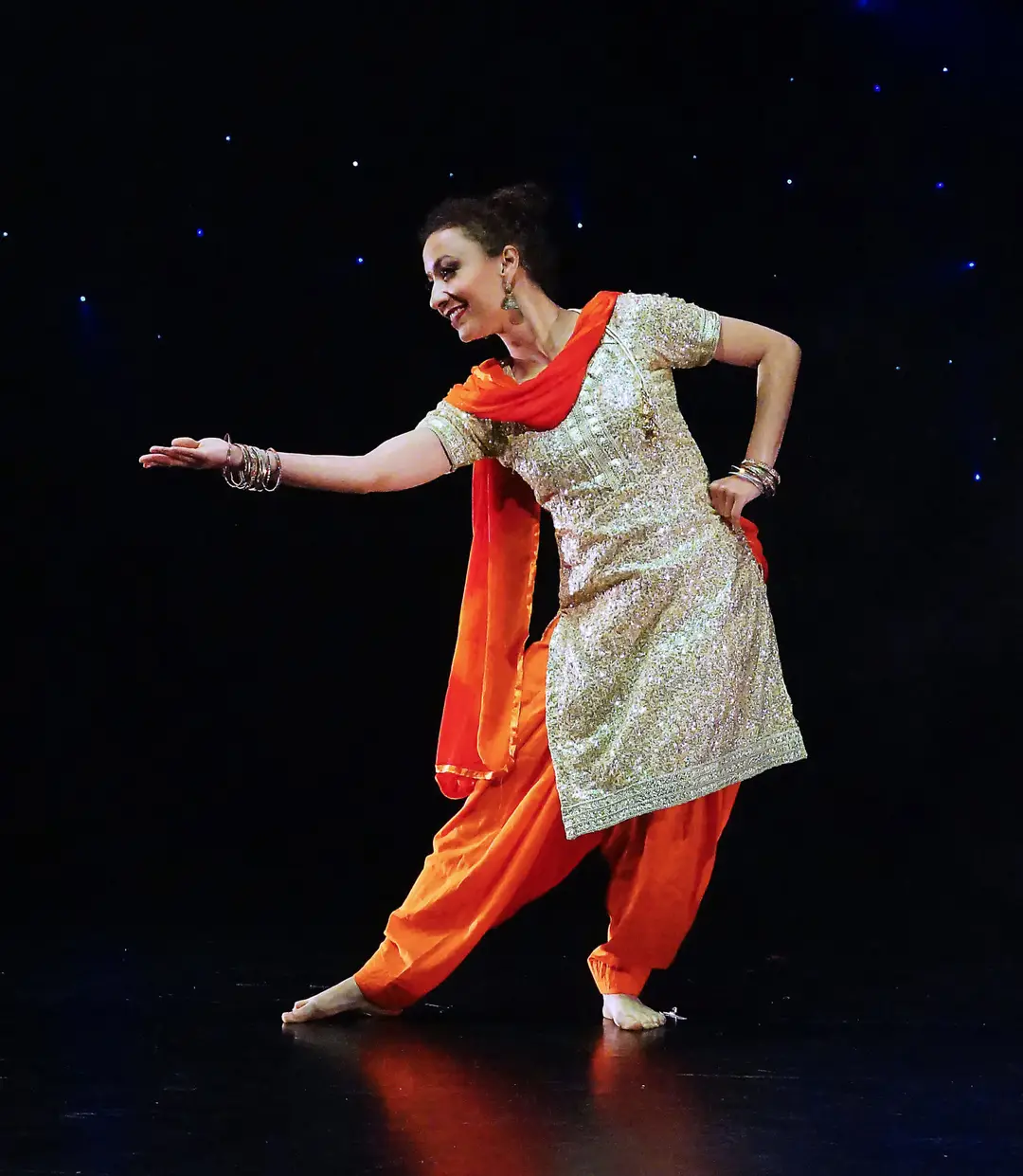 Manon Dance, Bollywood & Bhangra