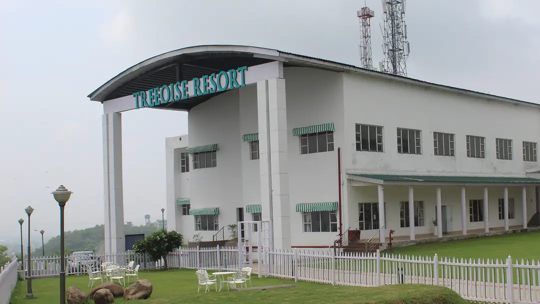 Treeoise Resort