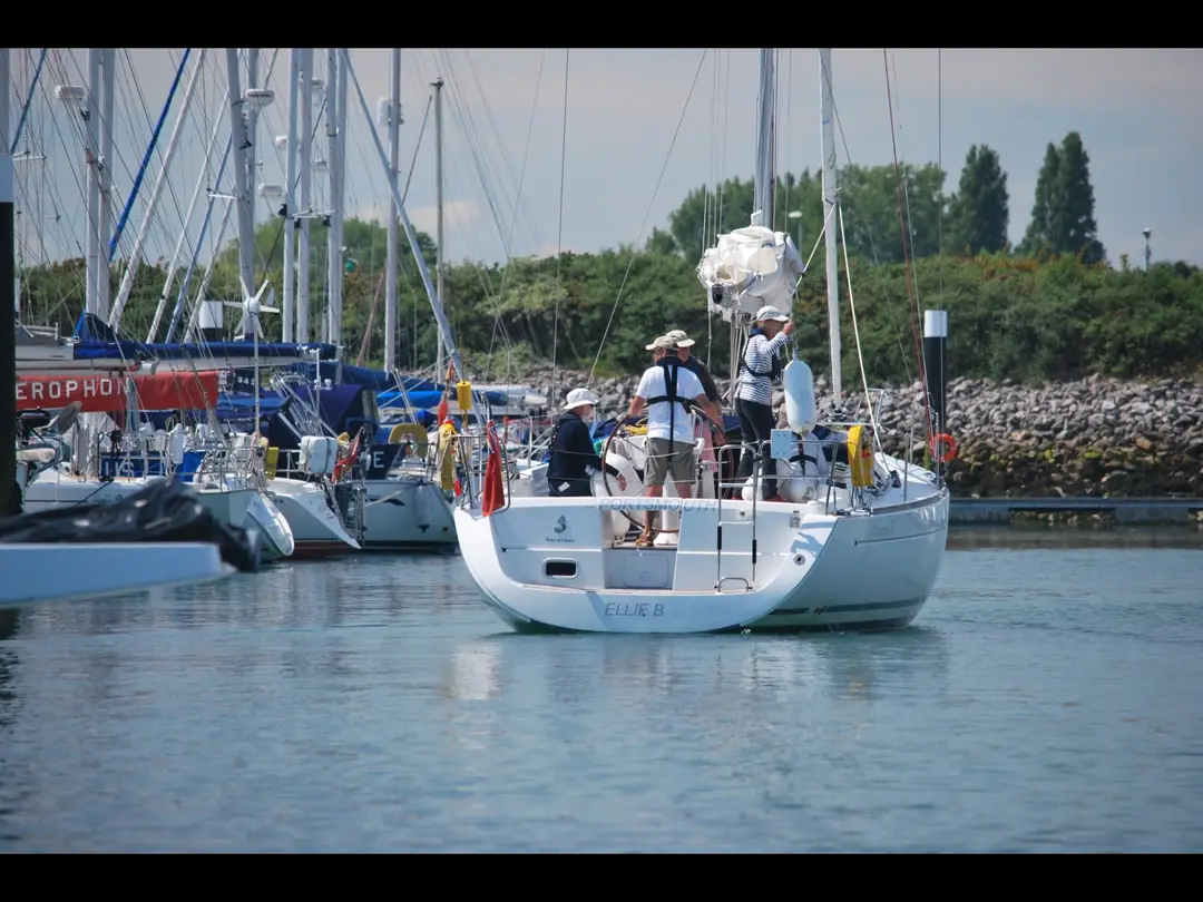 Four Seasons Yacht Charter & Sailing School