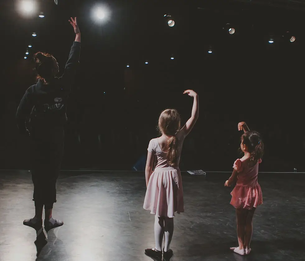 Odaci - School Dancing Circus