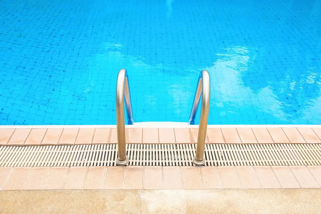 Piscine d'été de Cauvel