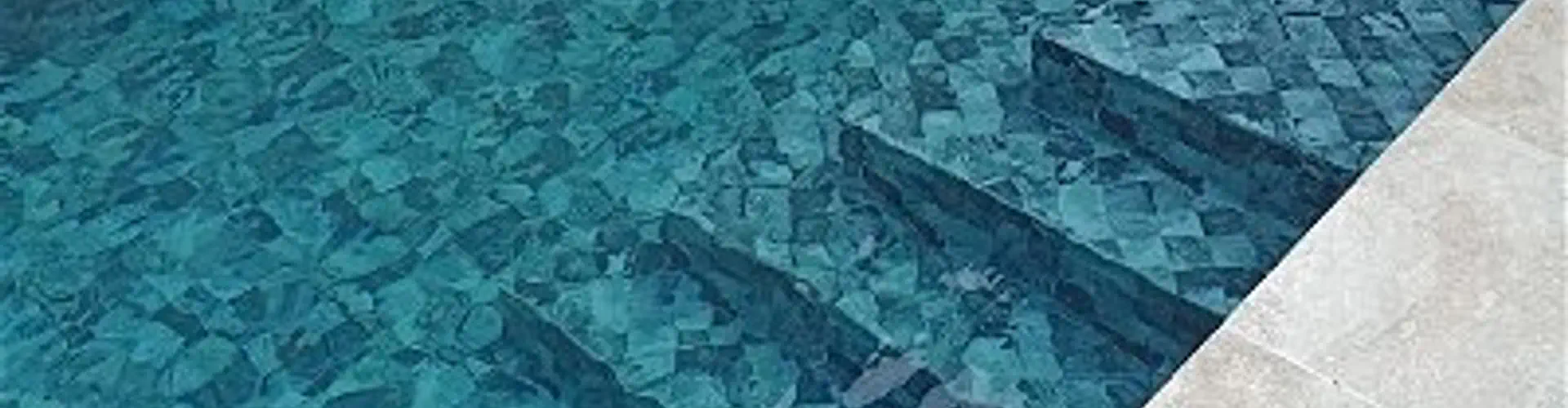 Les piscines, la main bleue