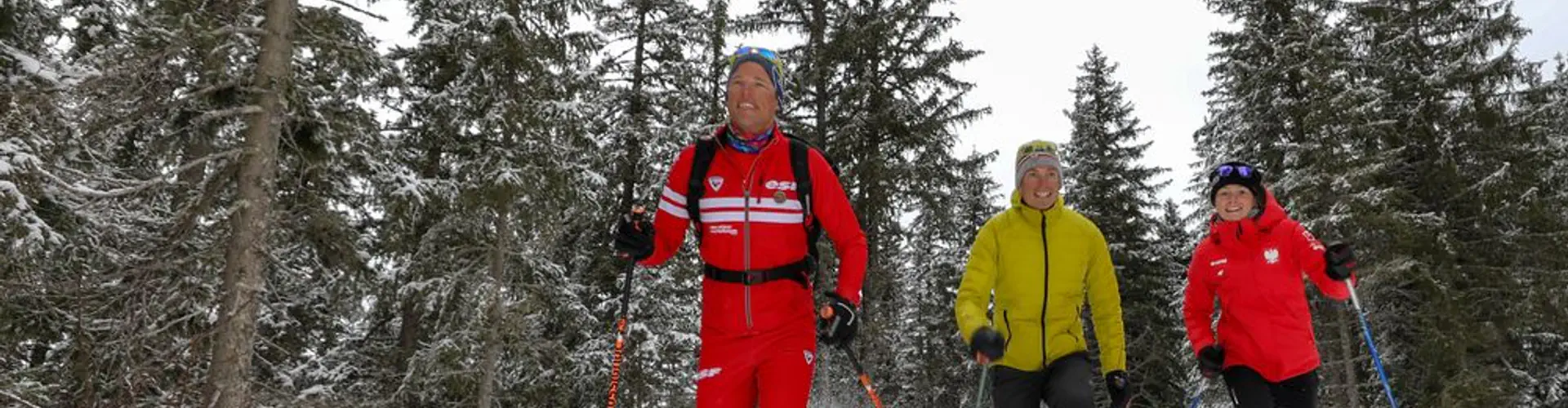 Cours de ski alpin pour débutants avec les ados