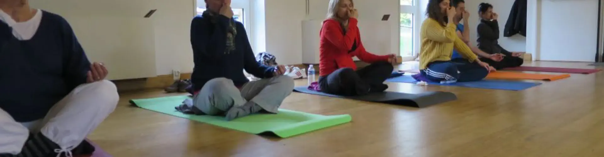 Happy Yoga Club