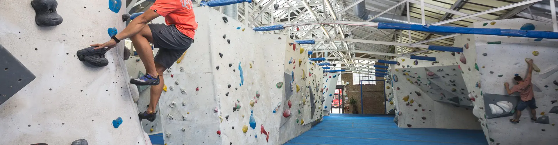 Arch Climbing Wall: Surrey Quays