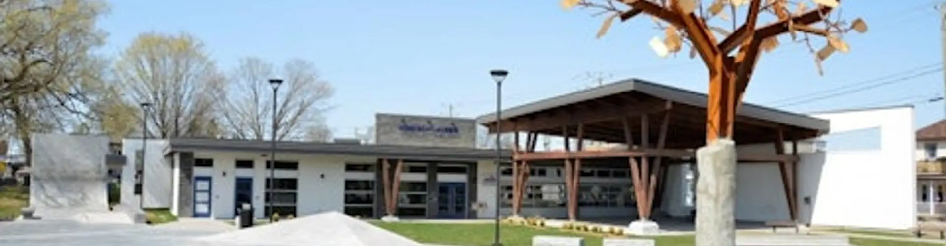 Salaberry-de-Valleyfield Skate Plaza