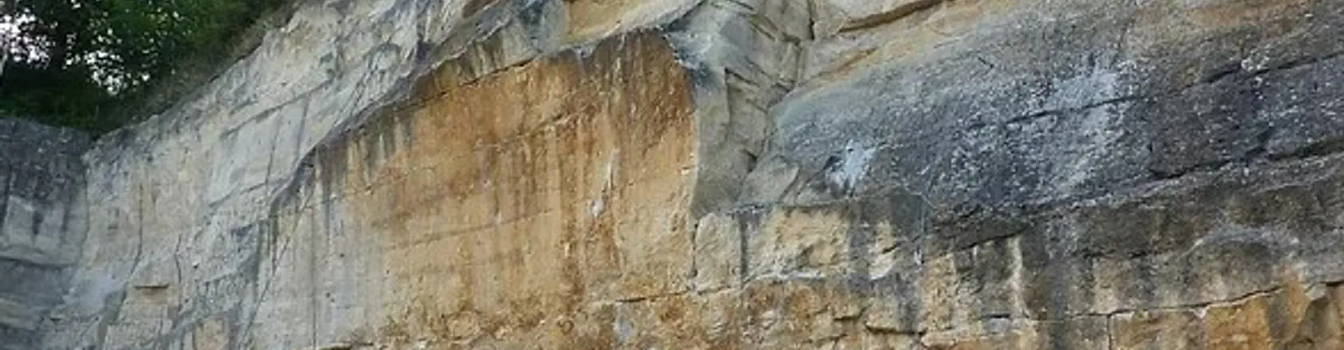 Murs d'escalades naturels
