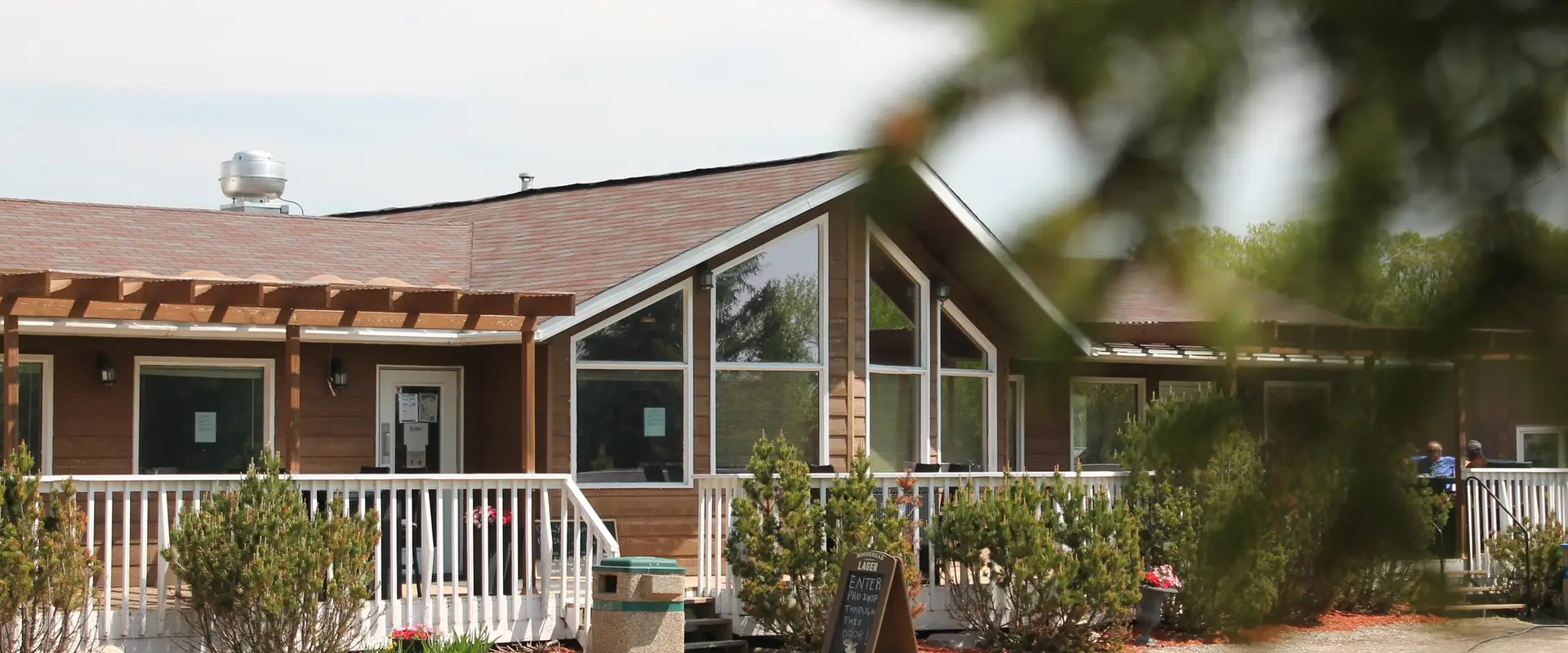 Nine and Dine Clubhouse Restaurant at Lorette Golf Course