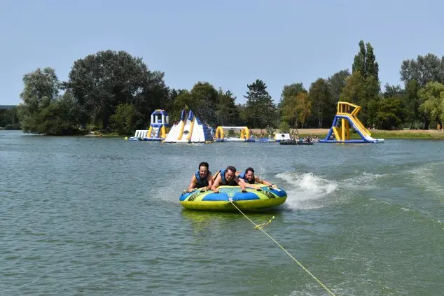 Base Recreational Lake Pont l'Eveque