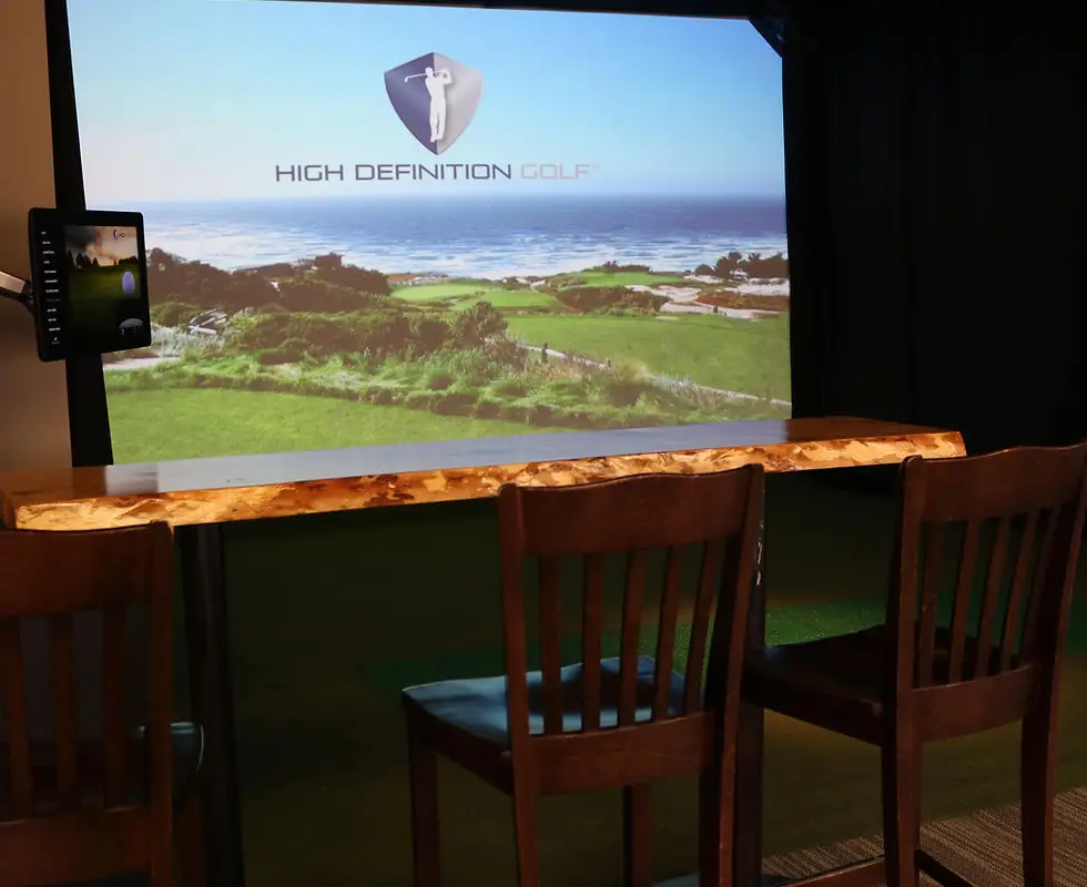 On Par Golf and Lounge