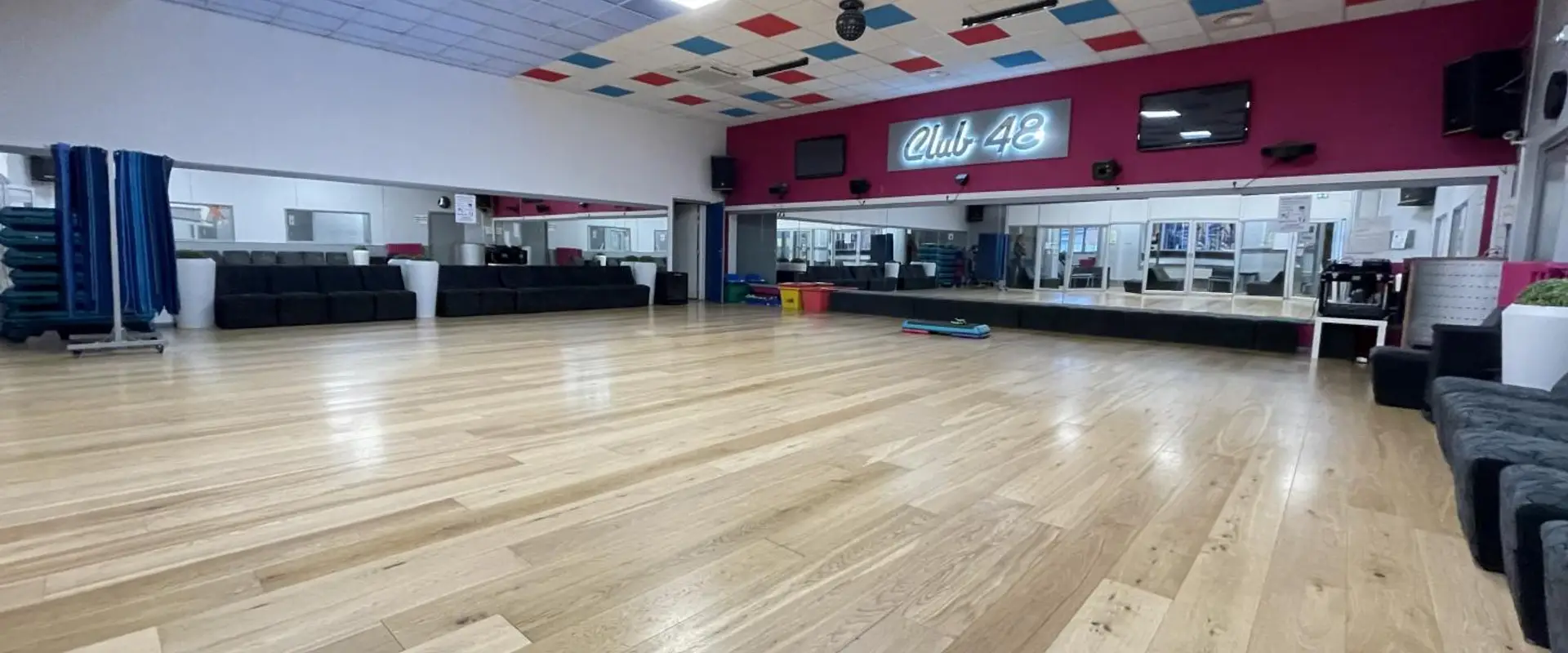 CLUB 48