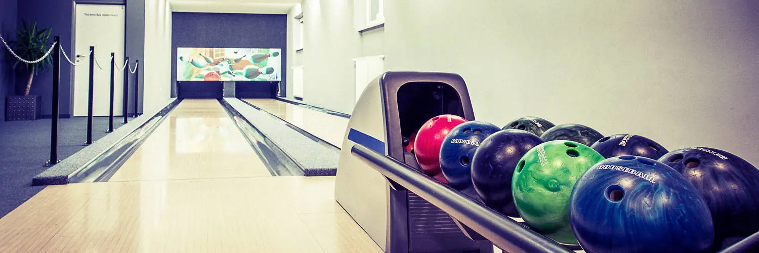 Bowling bar