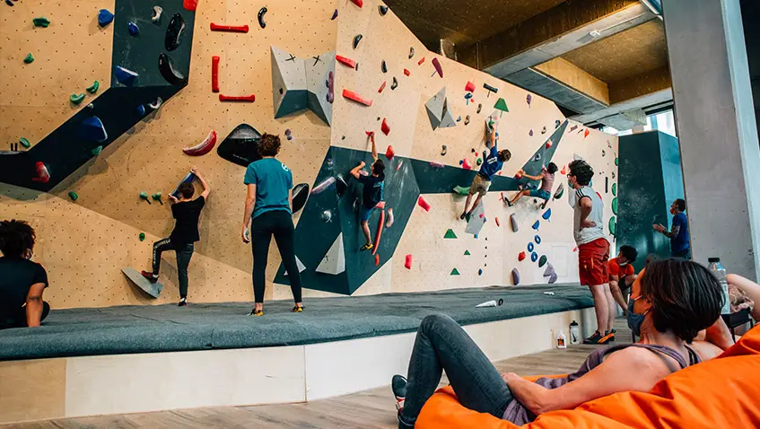 Climbing District