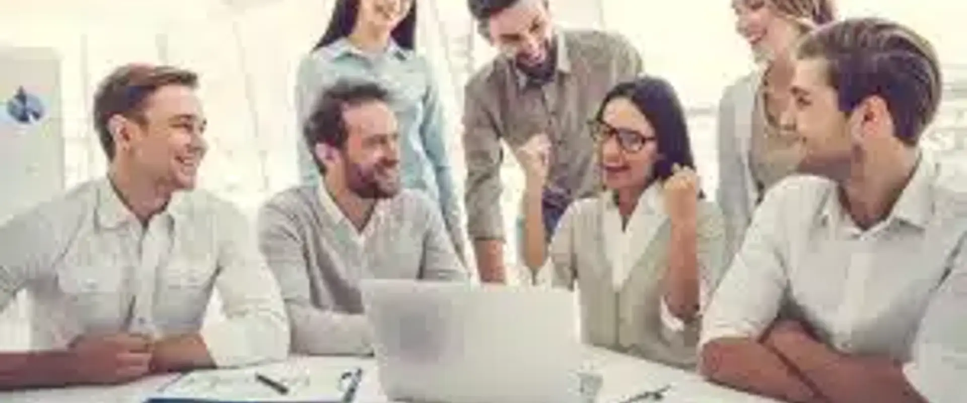 Men And Cooperation Coaching Positif