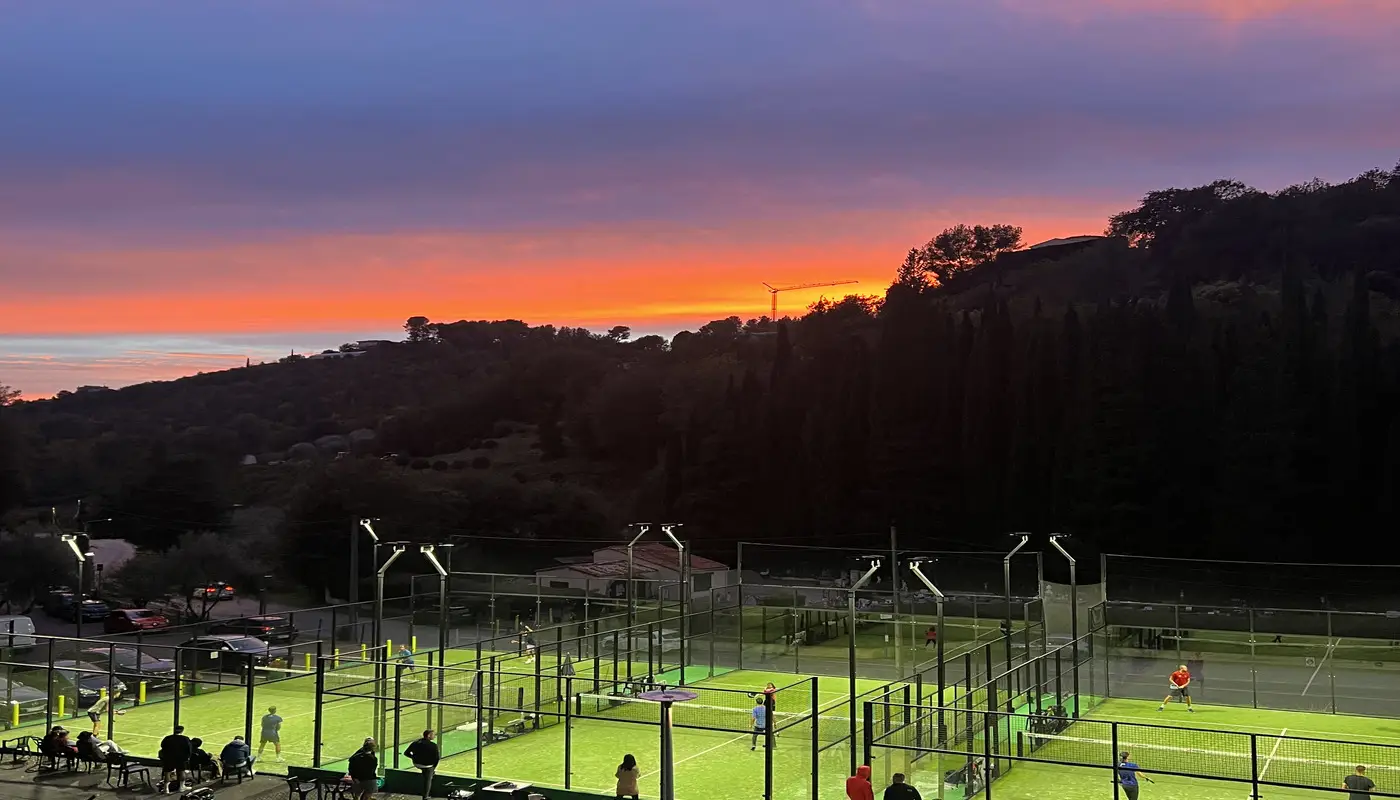 Tennis Club Les Acacias | Tennis & Padel & Calcetto & Piscine & Snack