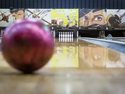 LE LOOPING - Bowling - Laser Game - Billards - Bar & Restaurant