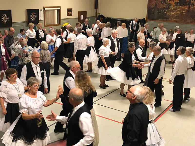 Guys 'N' Dolls Square Dance Club