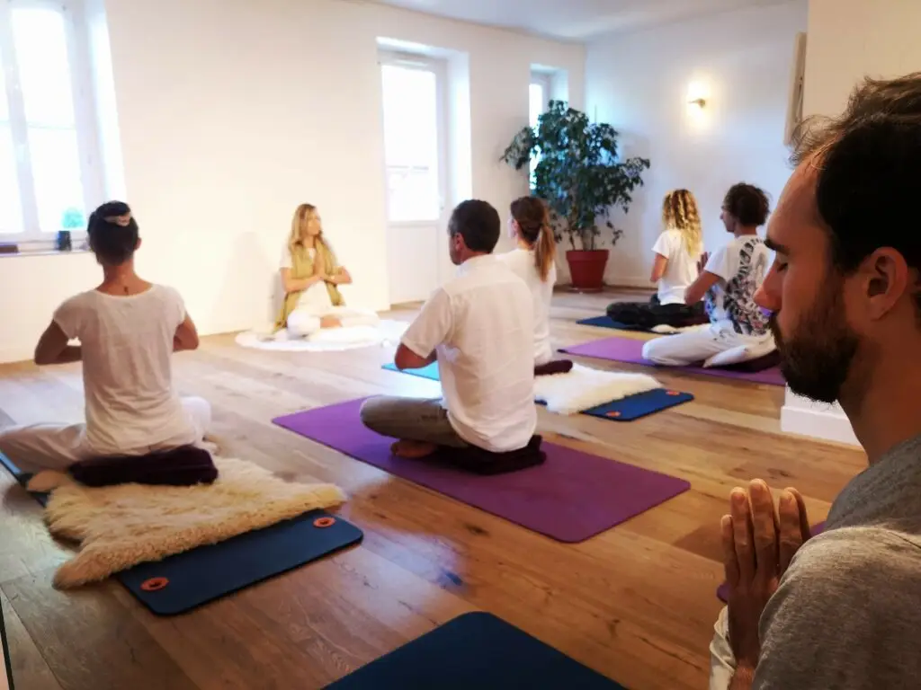 AKAL YOGA KUNDALINI