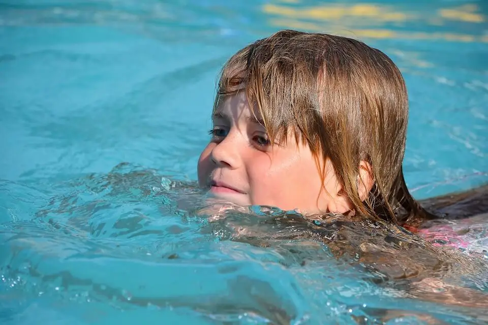 Piscine à Brette les Pins
