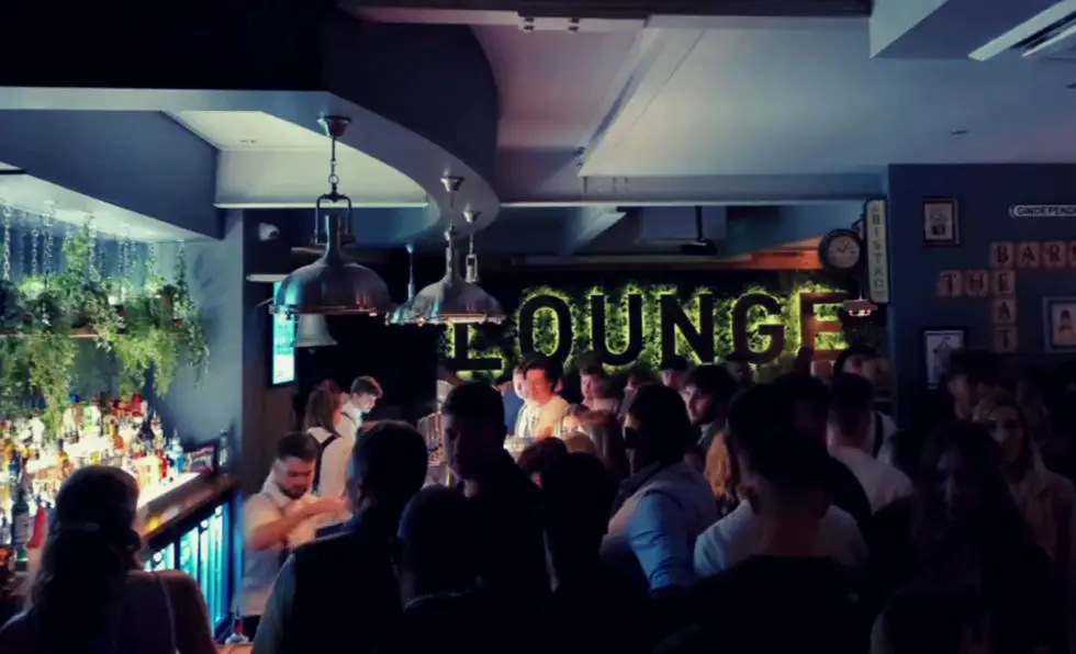 Lounge 72