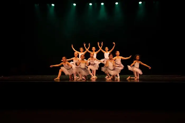 Ecole De Danse Serrano Valérie Danse-And-Scene