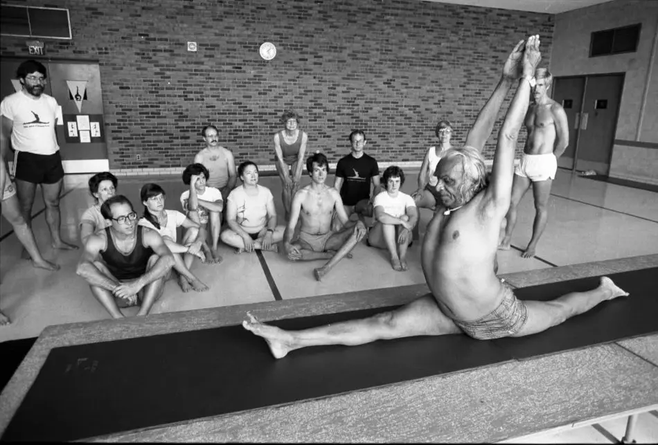 Karine Pallas Yoga Iyengar