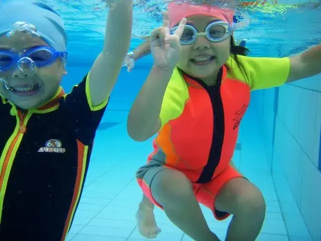 KIDS SWIMMING LESSONS SINGAPORE