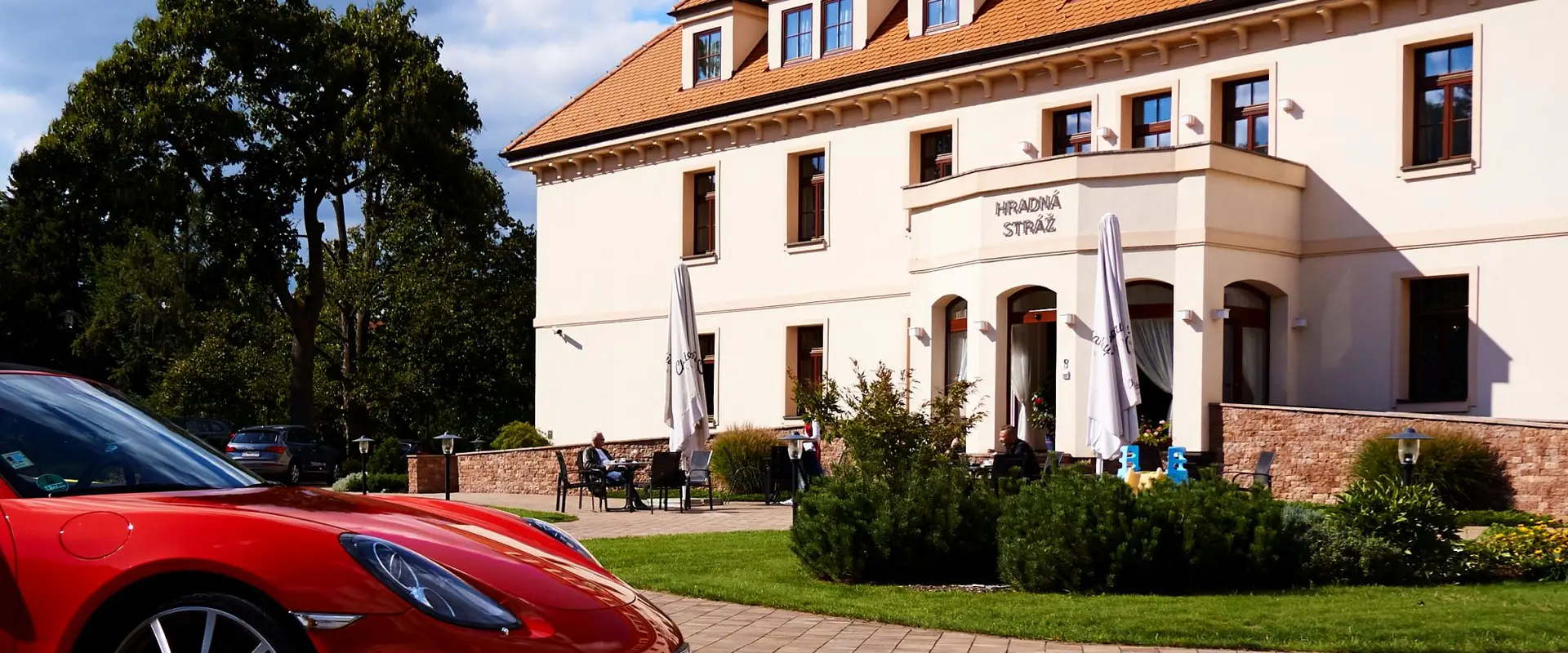 HRADNÁ STRÁŽ - Hotel & Apartments s privátnym wellness