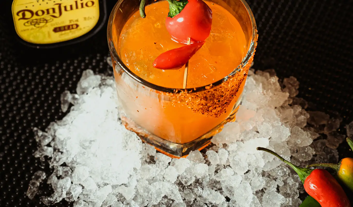 Miraflores Bar & Lounge