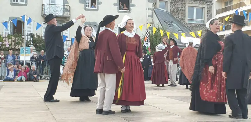 Danserien Sant Ke Circle Dance Bretonne.