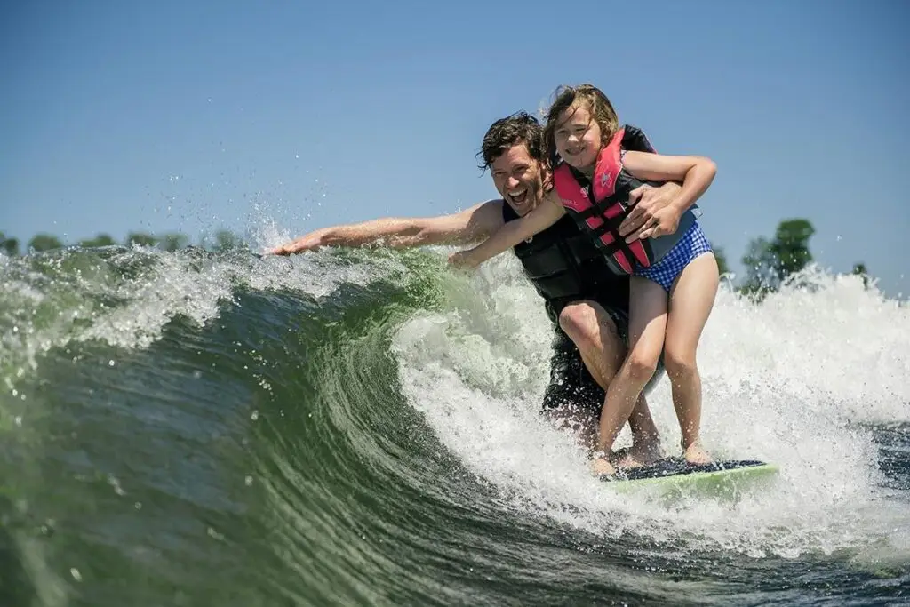 Msurf Okanagan - Wakesurf Lessons