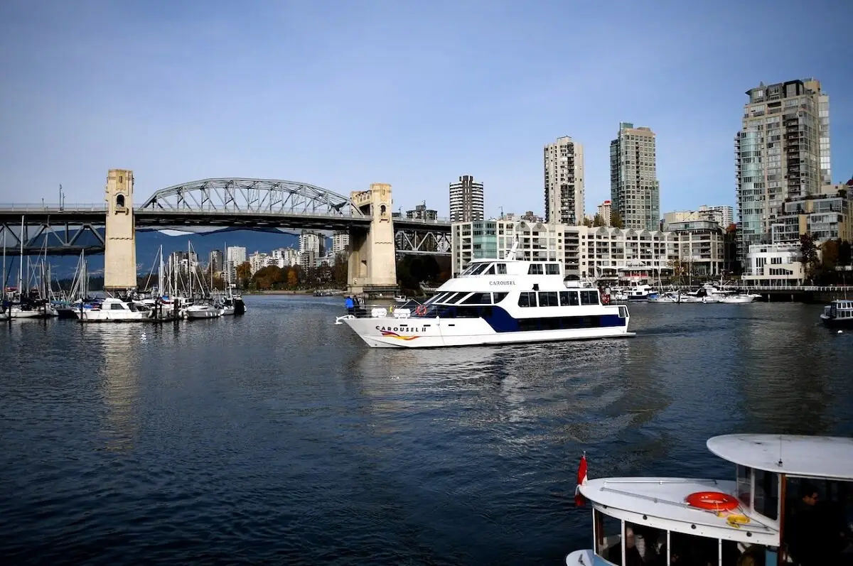 Yoho Cruises