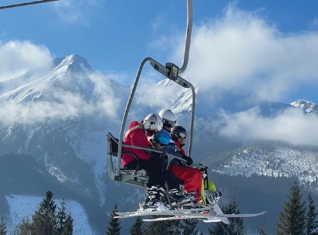 Ski Centrum Strachan | Lyžiarska škola a požičovňa