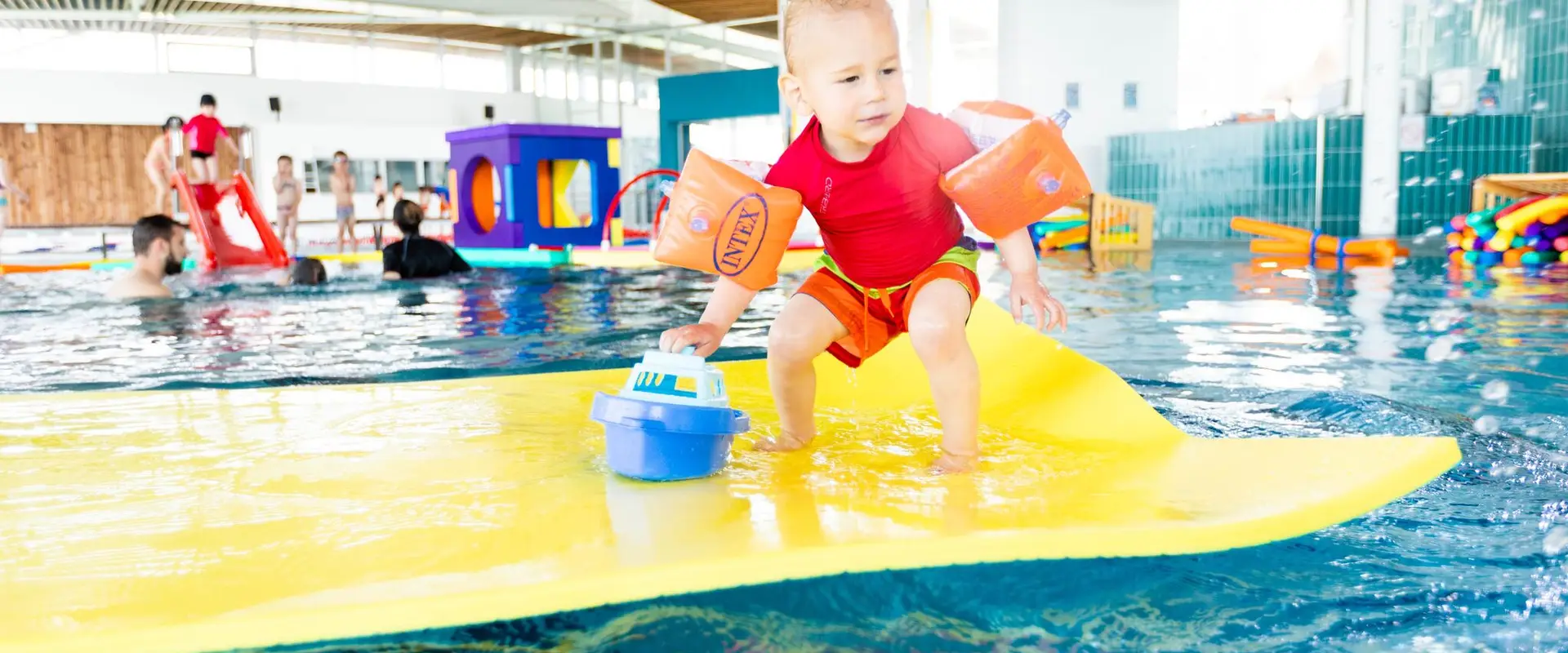 Aquatic Center Aqua Bubbles °